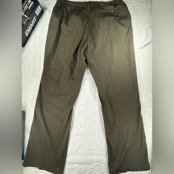 Chico's Pants - Chico’s Woman’s Army Green Pants size 2.5. Light weight B41